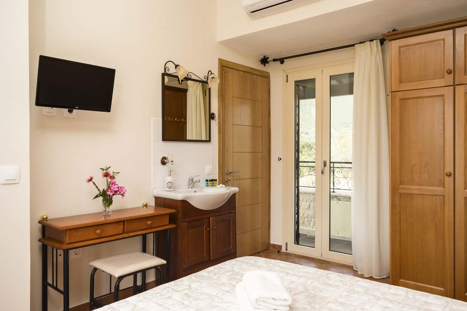 liostasi villa thalassa corfu 01