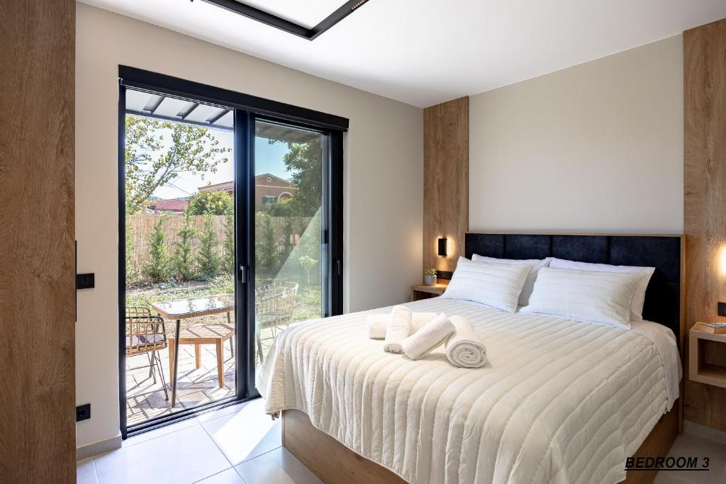 de3ee9b3 b653 4ab2 be61 e3c7c5165f95