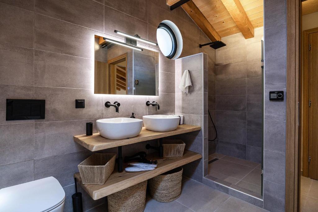 f17bc719 43bc 4ee7 b980 2457b52781b9