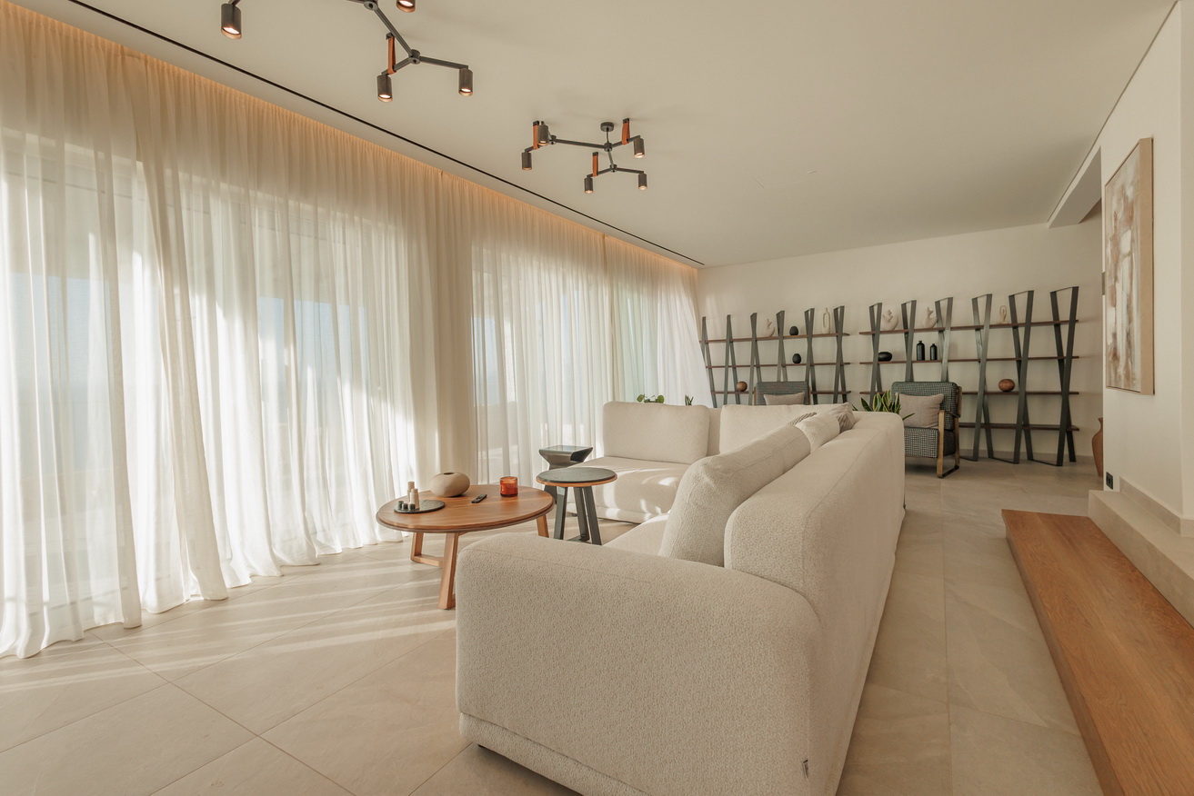 R6 18408 resize