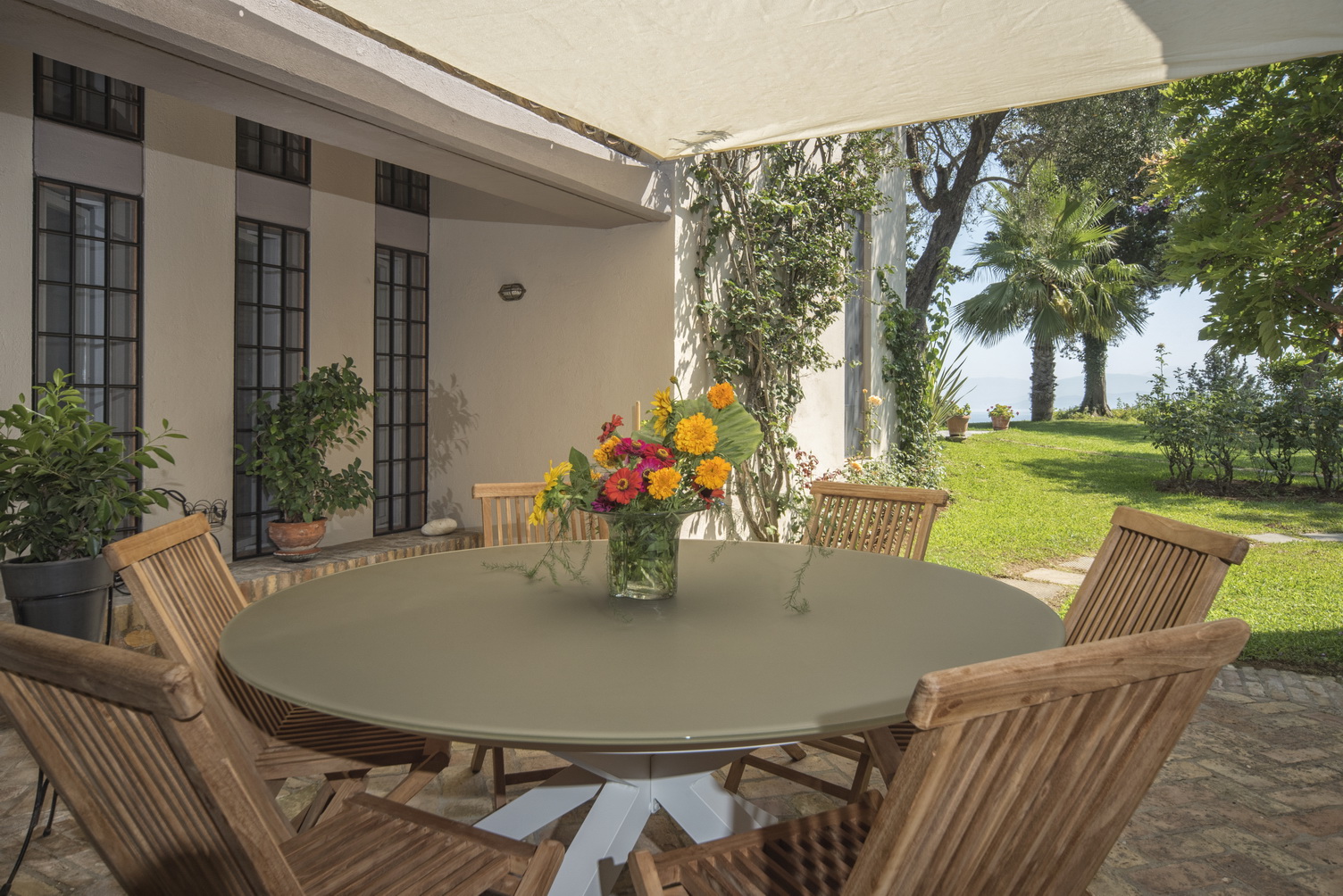 Skyline patio dining resize