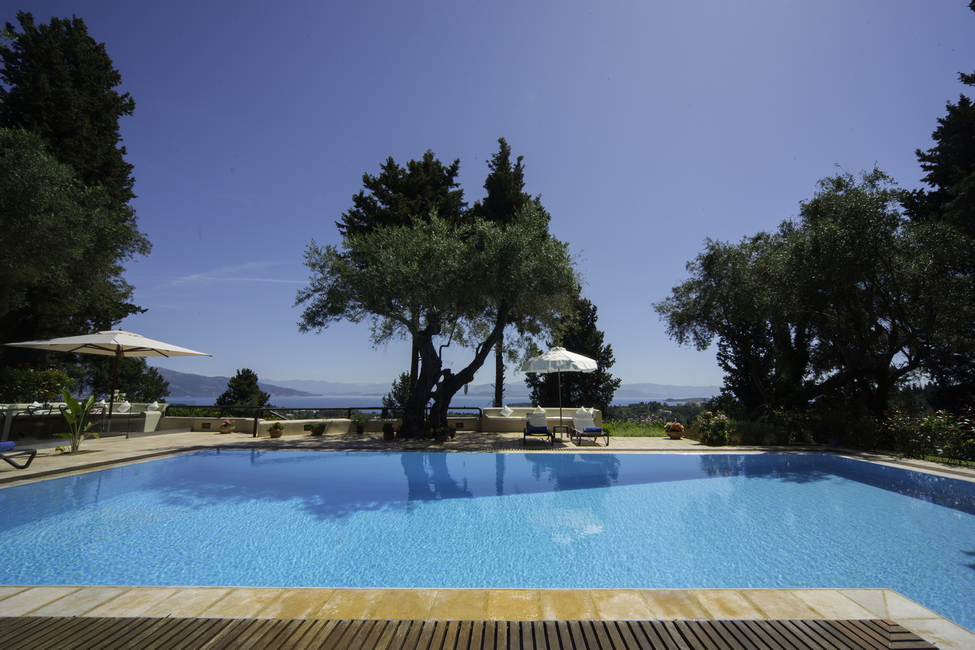 waterfront villa corfu resize