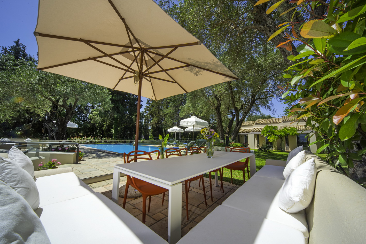 Skyline outdoor dining resize