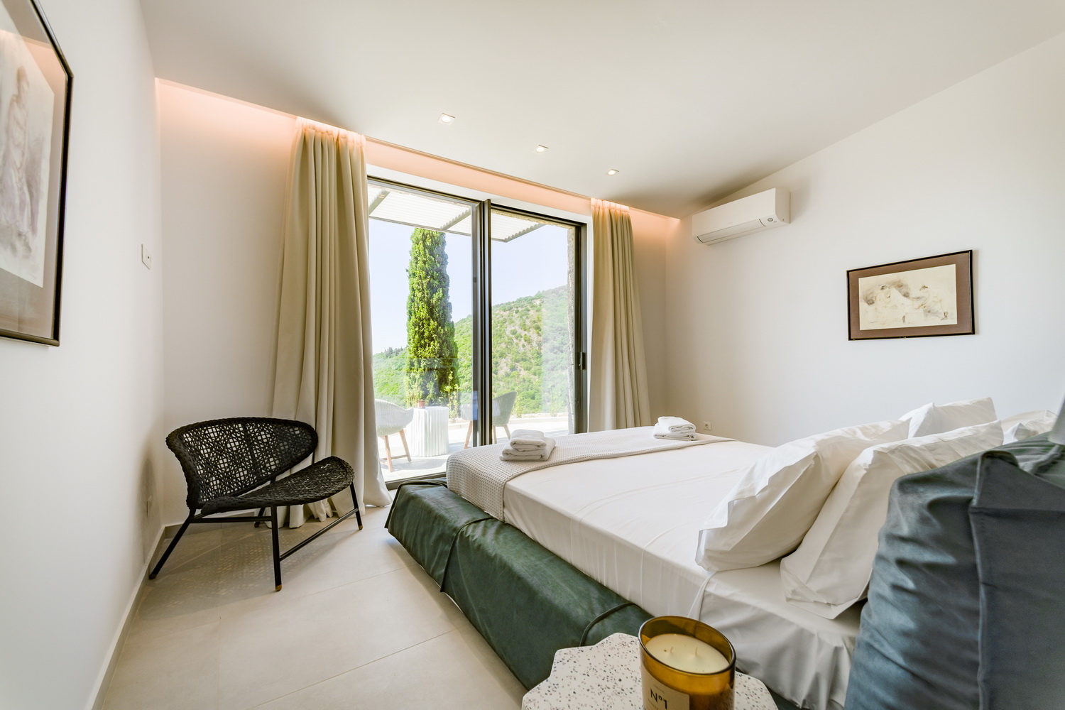 CST 2125 HDR Lumora in Northeast Corfu